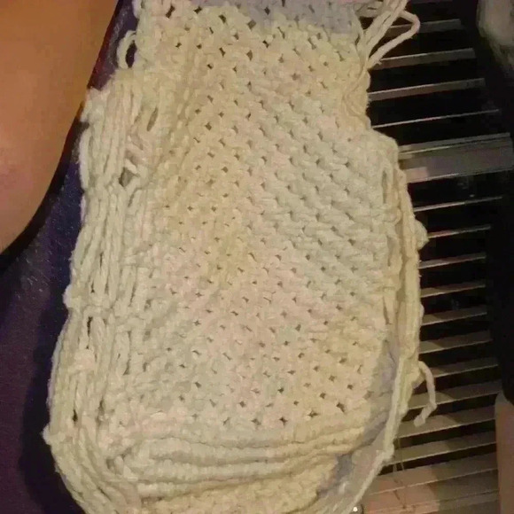 Vintage Macrame Owl Motif Beige W/ Wooden Accent Closure - Picture 3 of 13